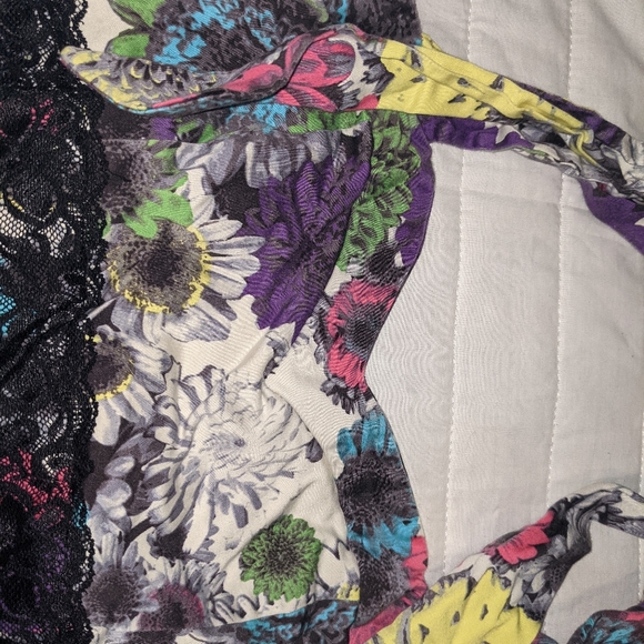 Shirt - Picture 3 of 5